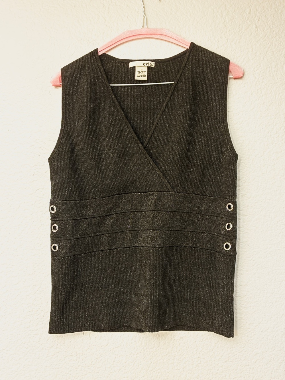 Evie. Silk Blend Black Knit Babydoll Tank Top V-Neck Sleeveless Grommet Accent M